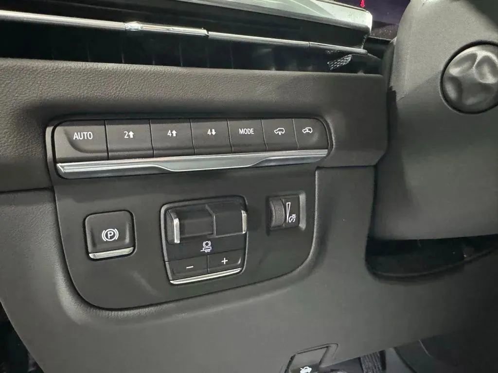 Used 2025 Cadillac Escalade Premium Luxury w/ Touring Package image 26