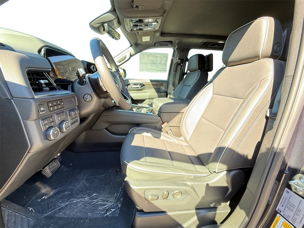 New 2026 Chevrolet Suburban Premier image 9