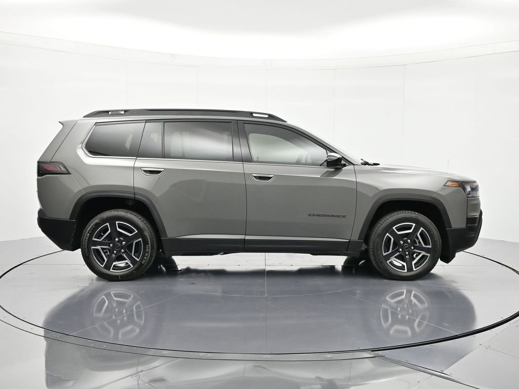 New 2026 Jeep Cherokee Laredo image 5