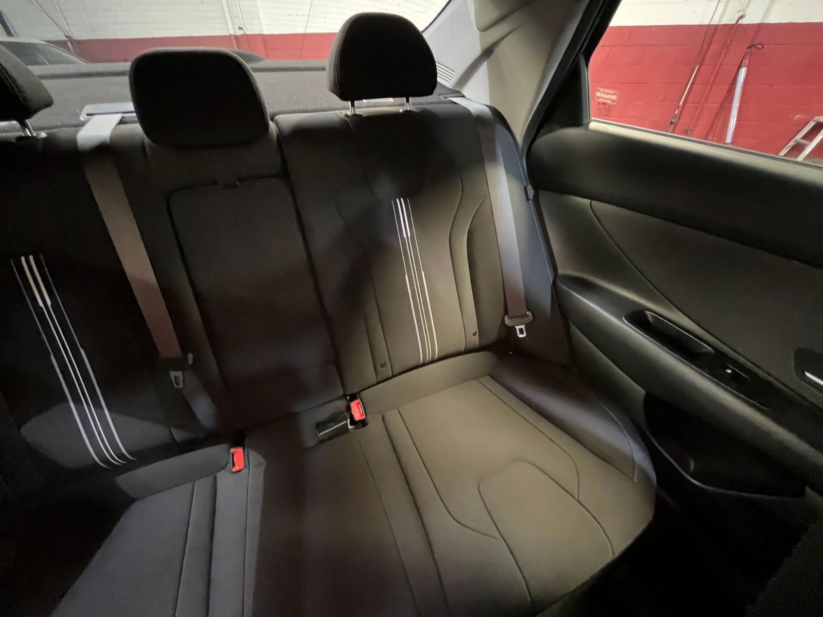 Used 2025 Hyundai Elantra SEL image 37