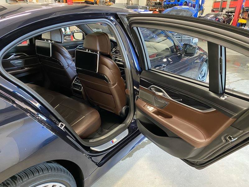 Used 2018 BMW 750i xDrive AWD/4WD image 19