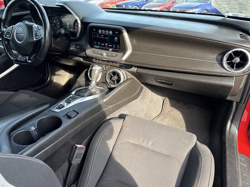 Used 2017 Chevrolet Camaro SS RWD image 23