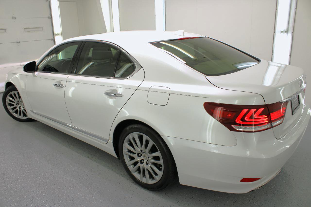 Used 2016 Lexus LS 460 w/ Comfort Package image 31