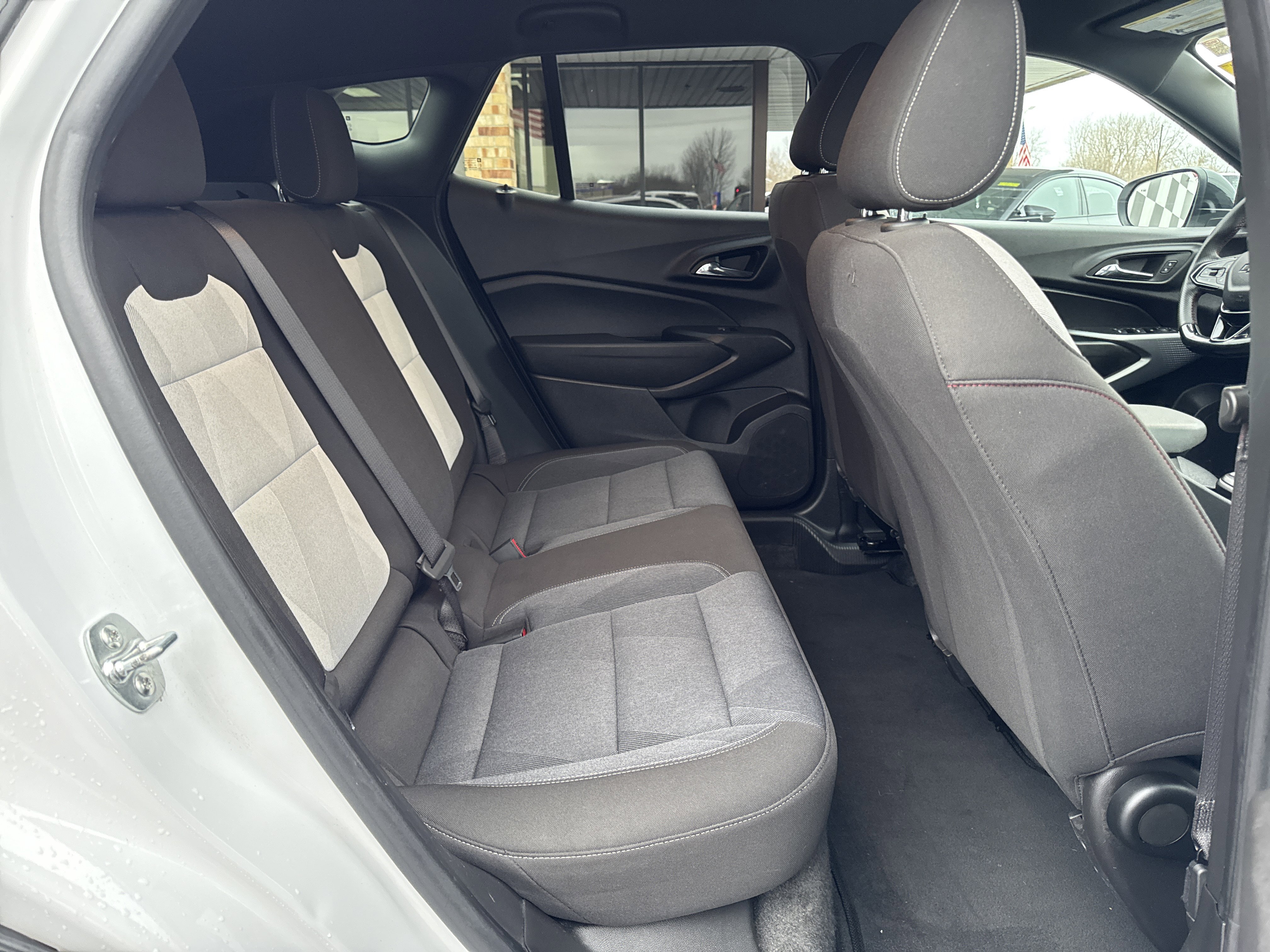 Used 2025 Chevrolet Trax RS w/ Driver Confidence Package image 28