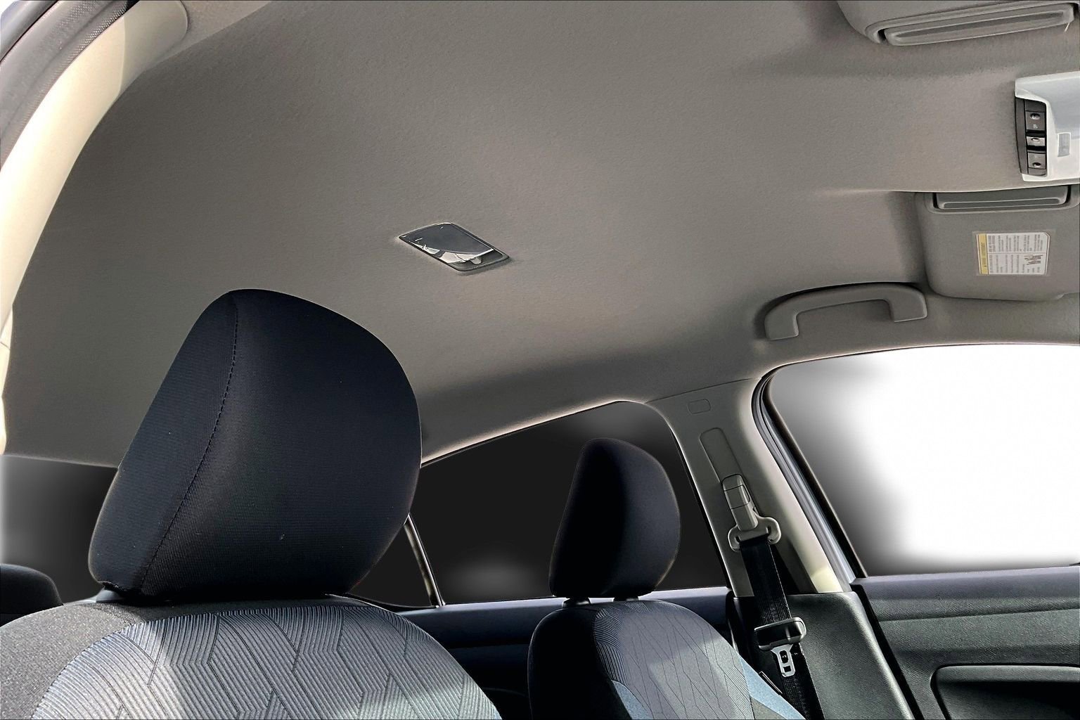 Used 2025 Nissan Versa SV w/ Trunk Package image 16