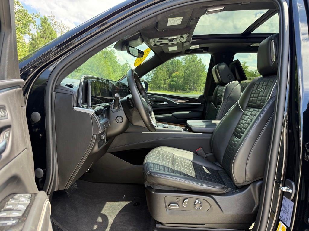 Certified 2022 Cadillac Escalade Sport Platinum RWD image 28