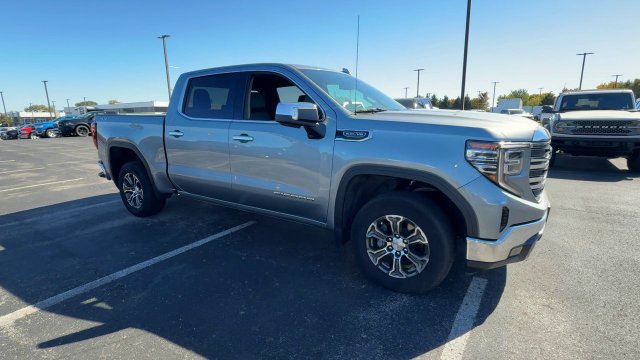 Used 2025 GMC Sierra 1500 SLT AWD/4WD image 2
