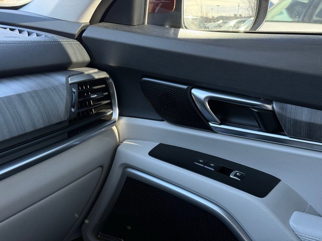 Certified 2023 Kia Telluride EX w/ EX Captain's Chair Package image 51