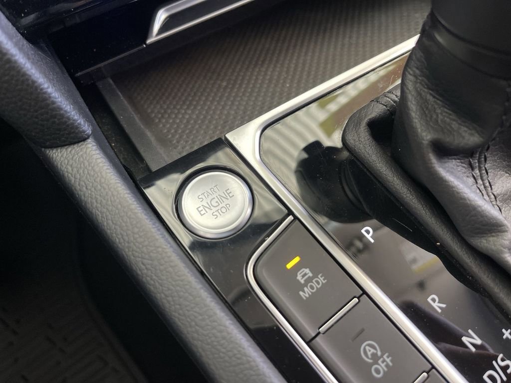 Used 2021 Volkswagen Arteon SE FWD image 16