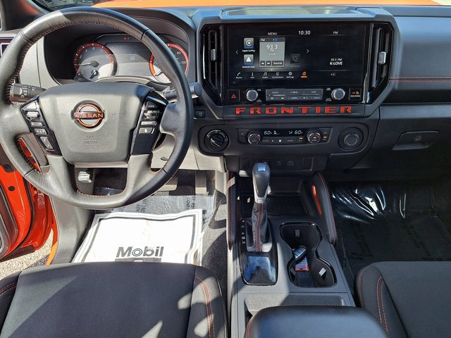 Used 2025 Nissan Frontier PRO-4X AWD/4WD image 23