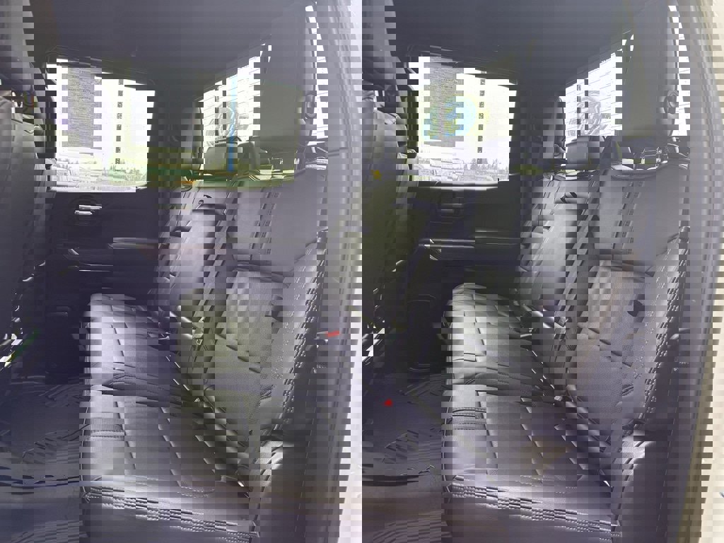 Used 2021 Chevrolet Silverado 1500 High Country w/ Technology Package image 23