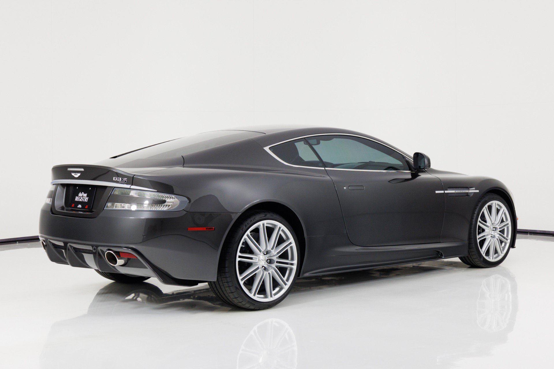 Used 2011 Aston Martin DBS Coupe RWD image 3