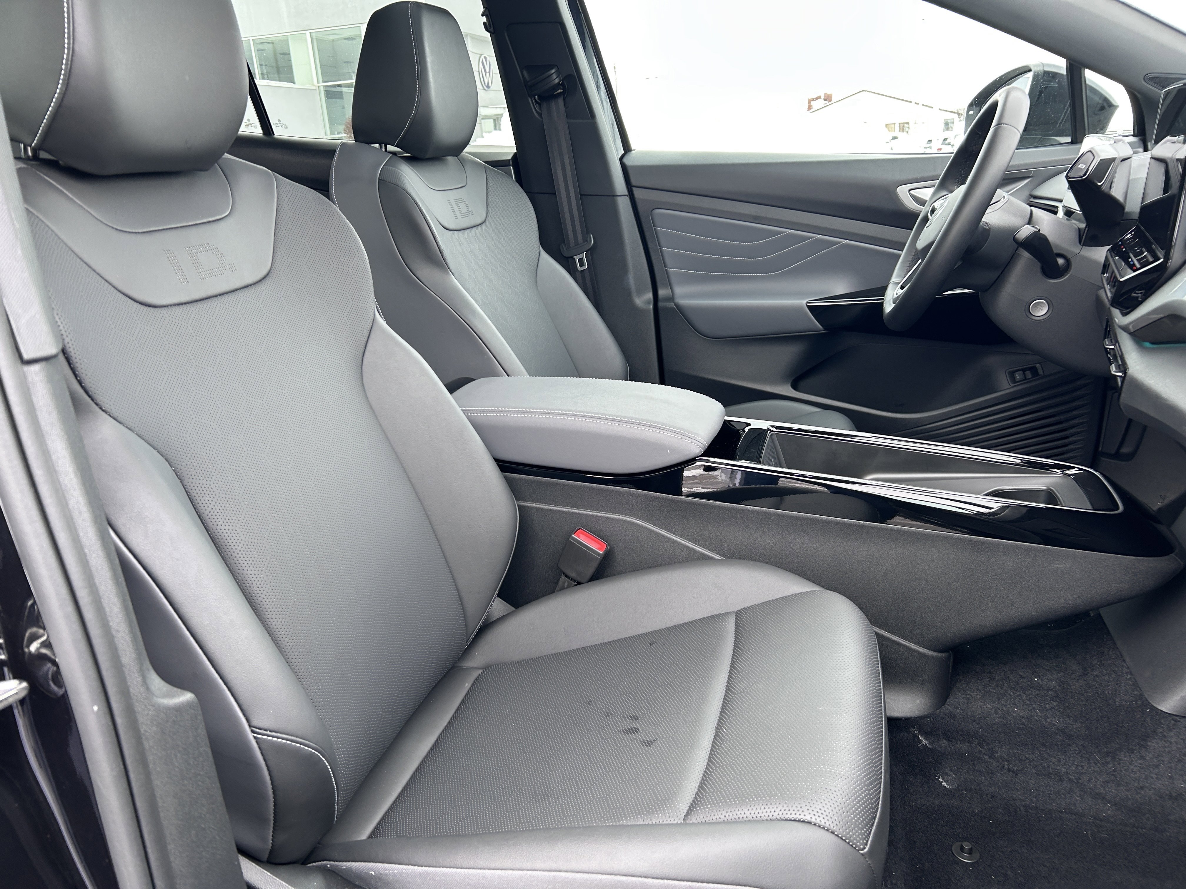 Used 2023 Volkswagen ID.4 Pro S Plus image 24