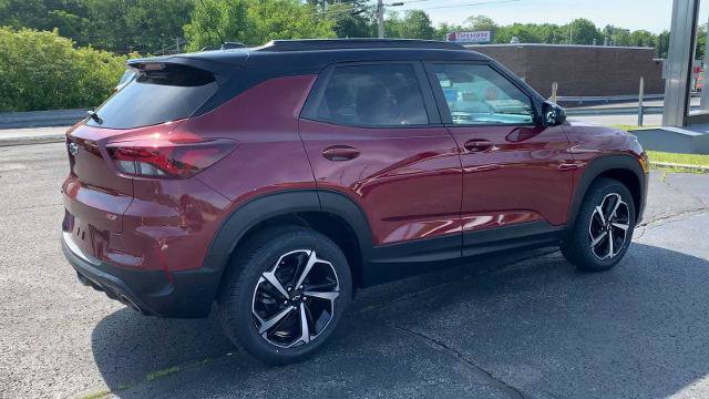 Certified 2023 Chevrolet TrailBlazer RS w/ Sun and Liftgate Package AWD/4WD image 8