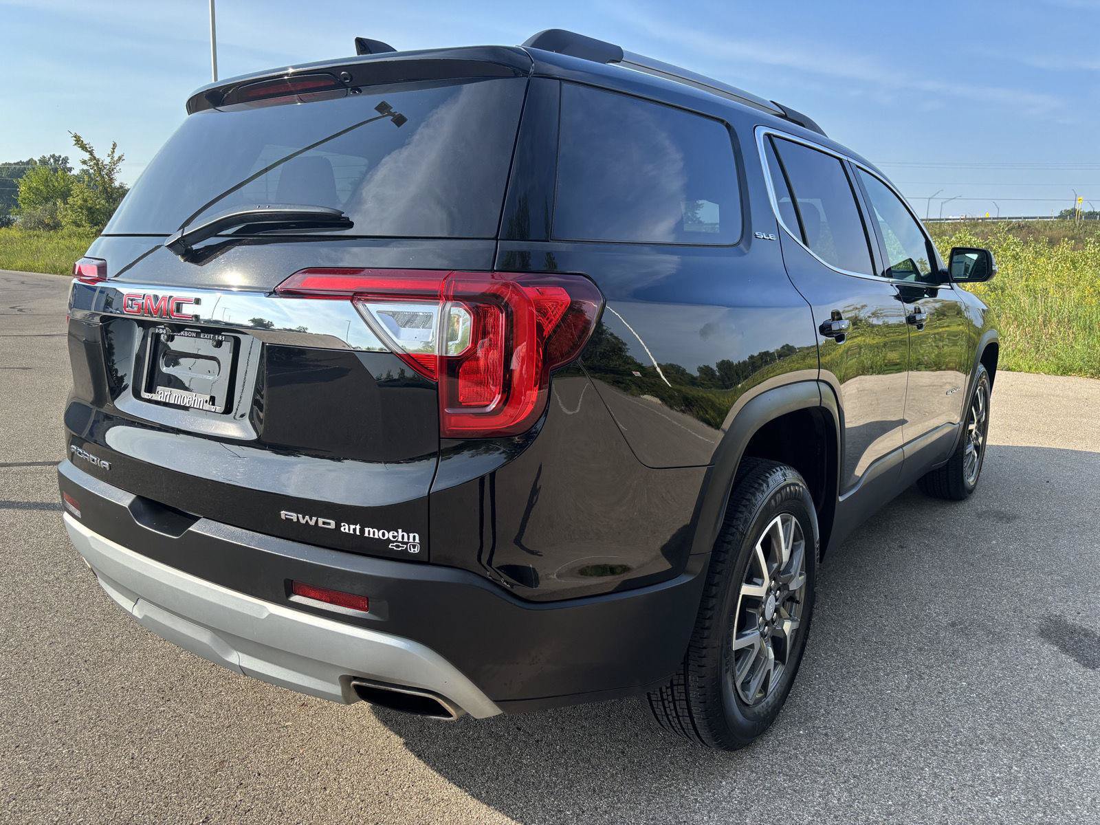 Used 2023 GMC Acadia SLE w/ Driver Convenience Package AWD/4WD image 7