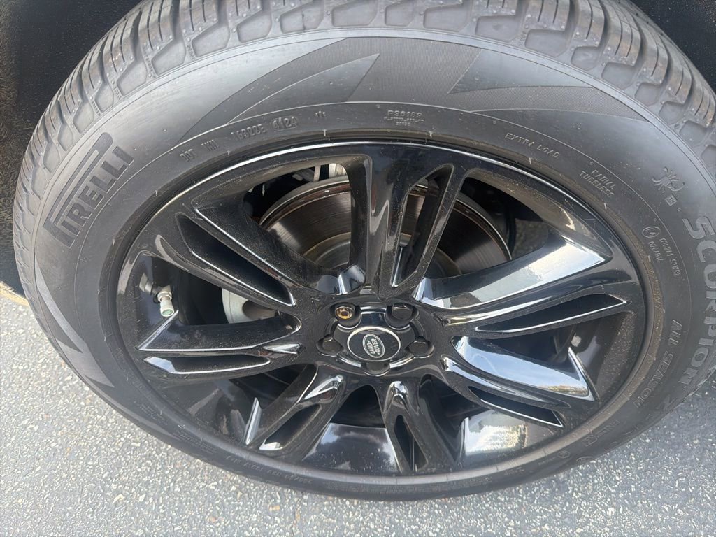 Used 2020 Land Rover Range Rover Velar R-Dynamic S AWD/4WD image 8