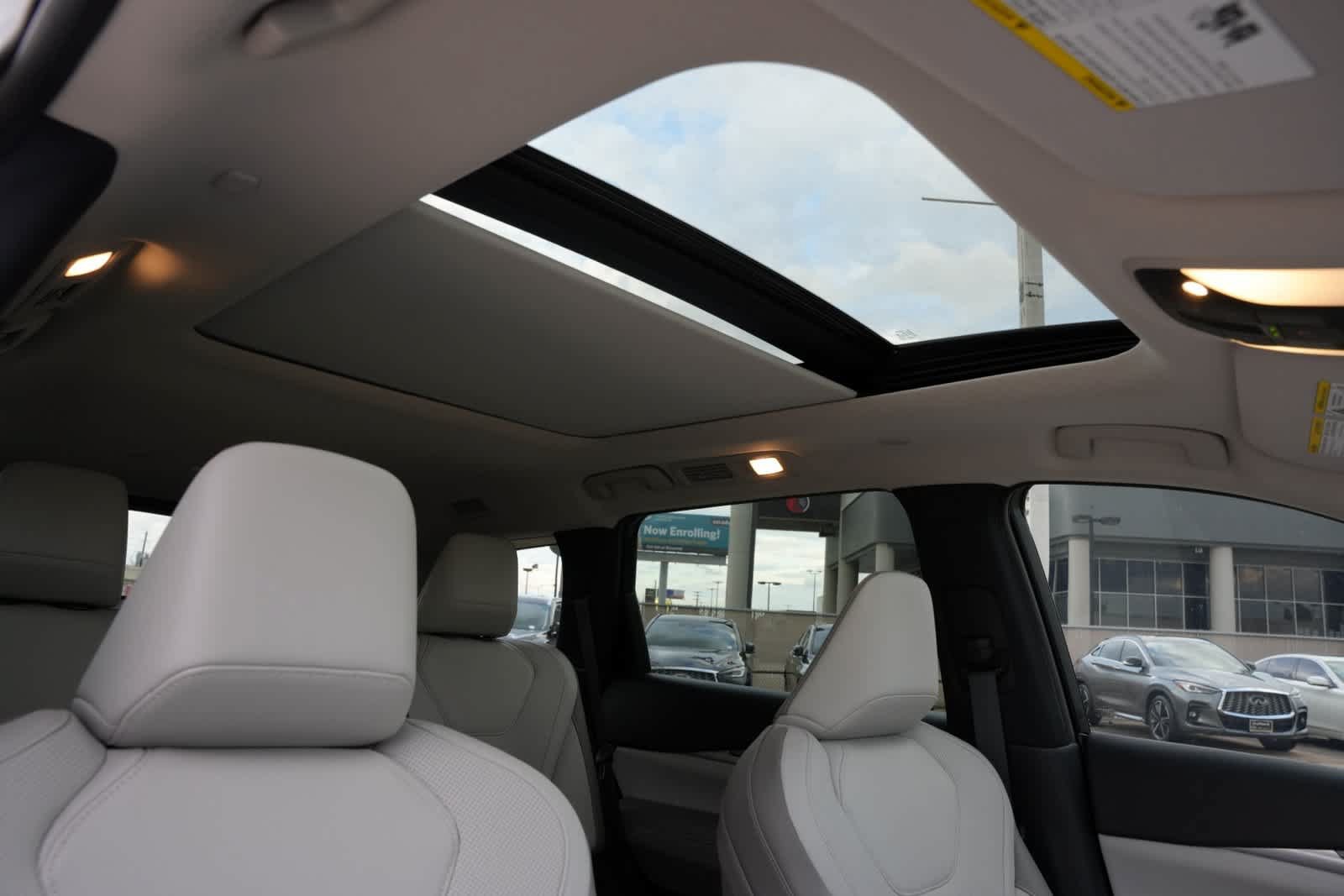 Certified 2027 INFINITI QX60 Pure w/ Cargo Package FWD image 23