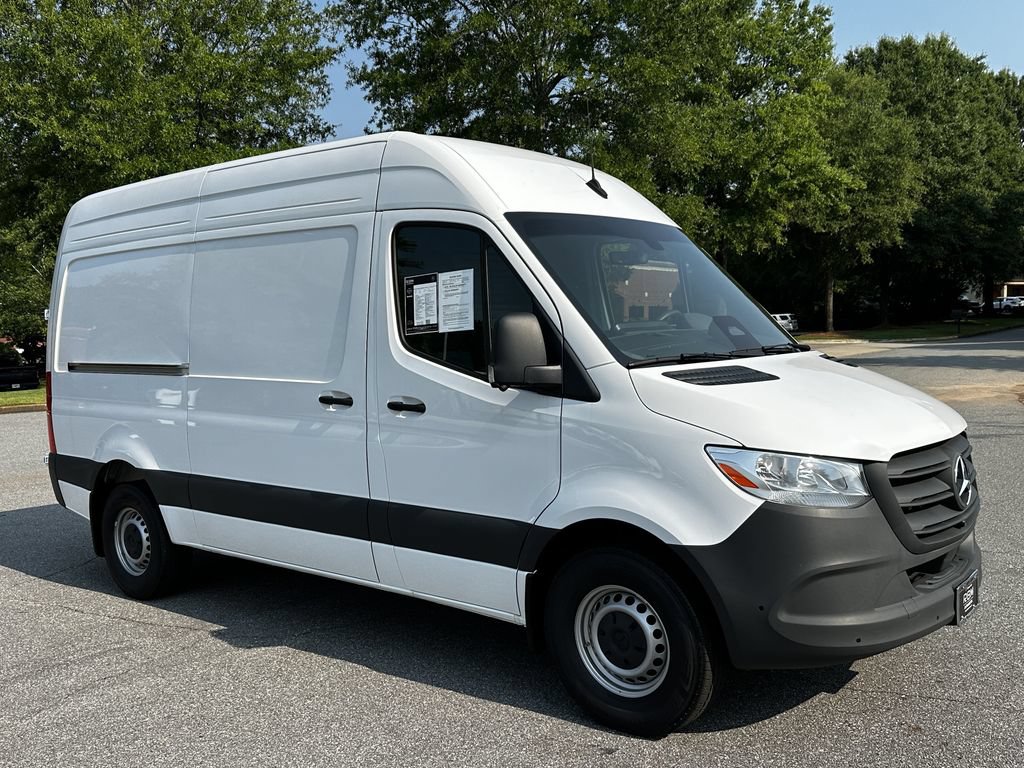 Used 2025 Mercedes-Benz Sprinter 2500 image 2