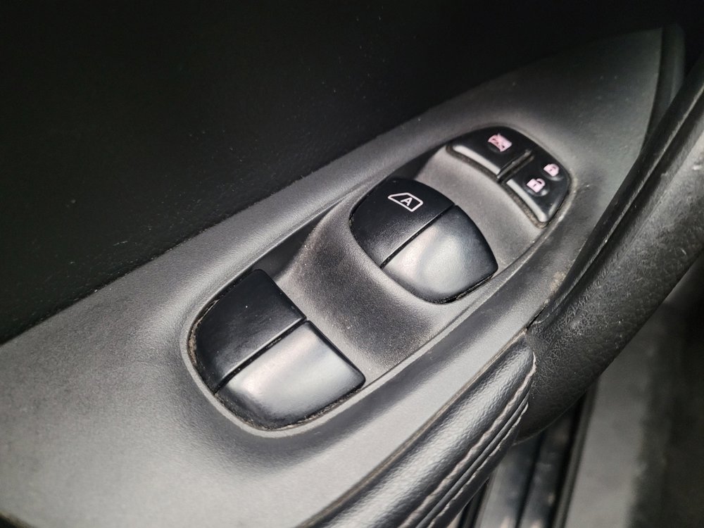 Used 2018 Nissan Rogue Sport S w/ S Appearance Package image 27