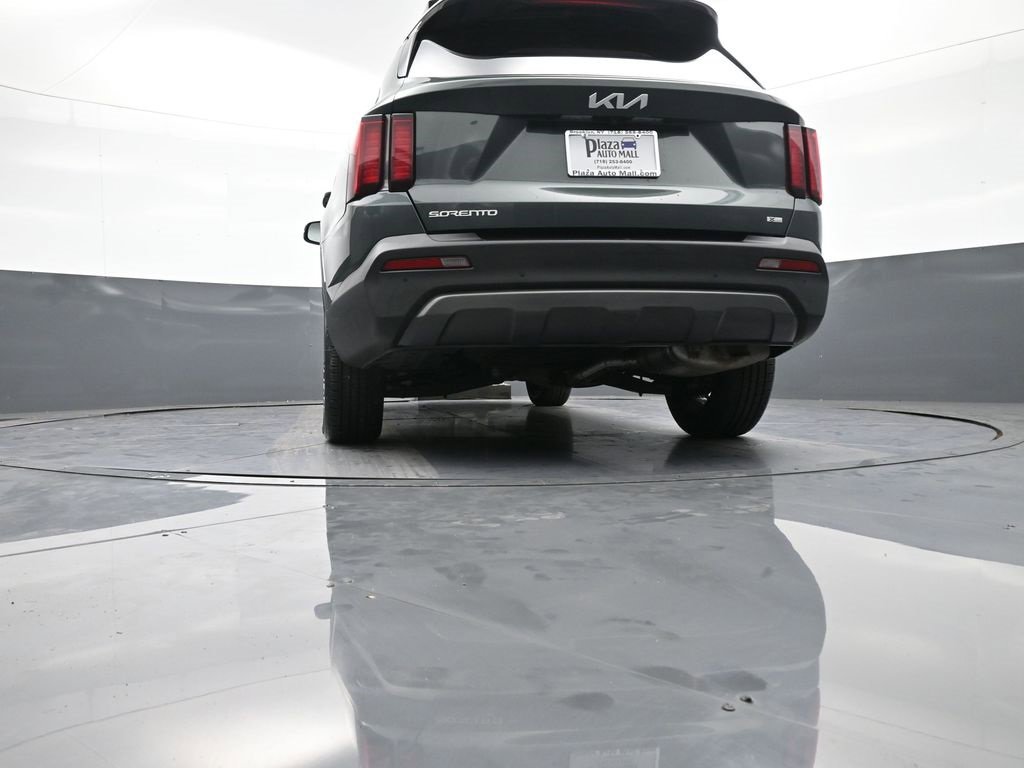 Certified 2023 Kia Sorento S w/ Panoramic Sunroof Package image 32