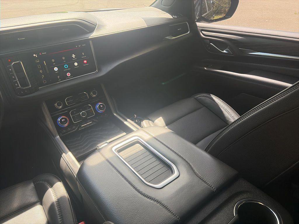 Used 2022 GMC Yukon Denali image 17