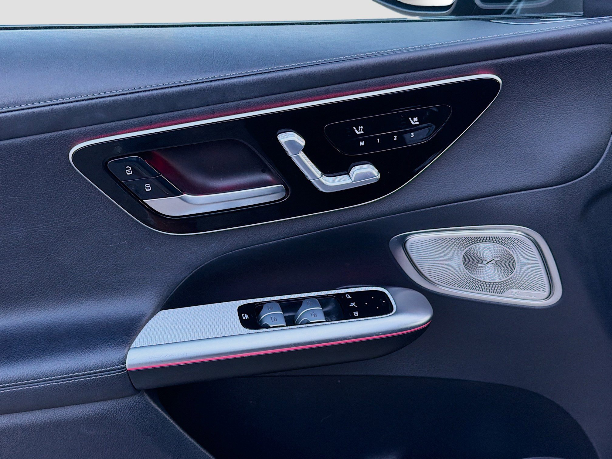 Used 2023 Mercedes-Benz GLC 300 image 16