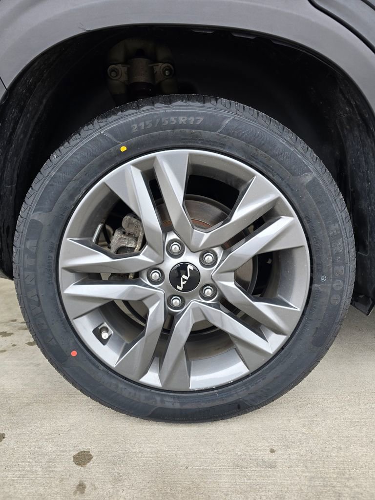 Used 2023 Kia Seltos LX image 11