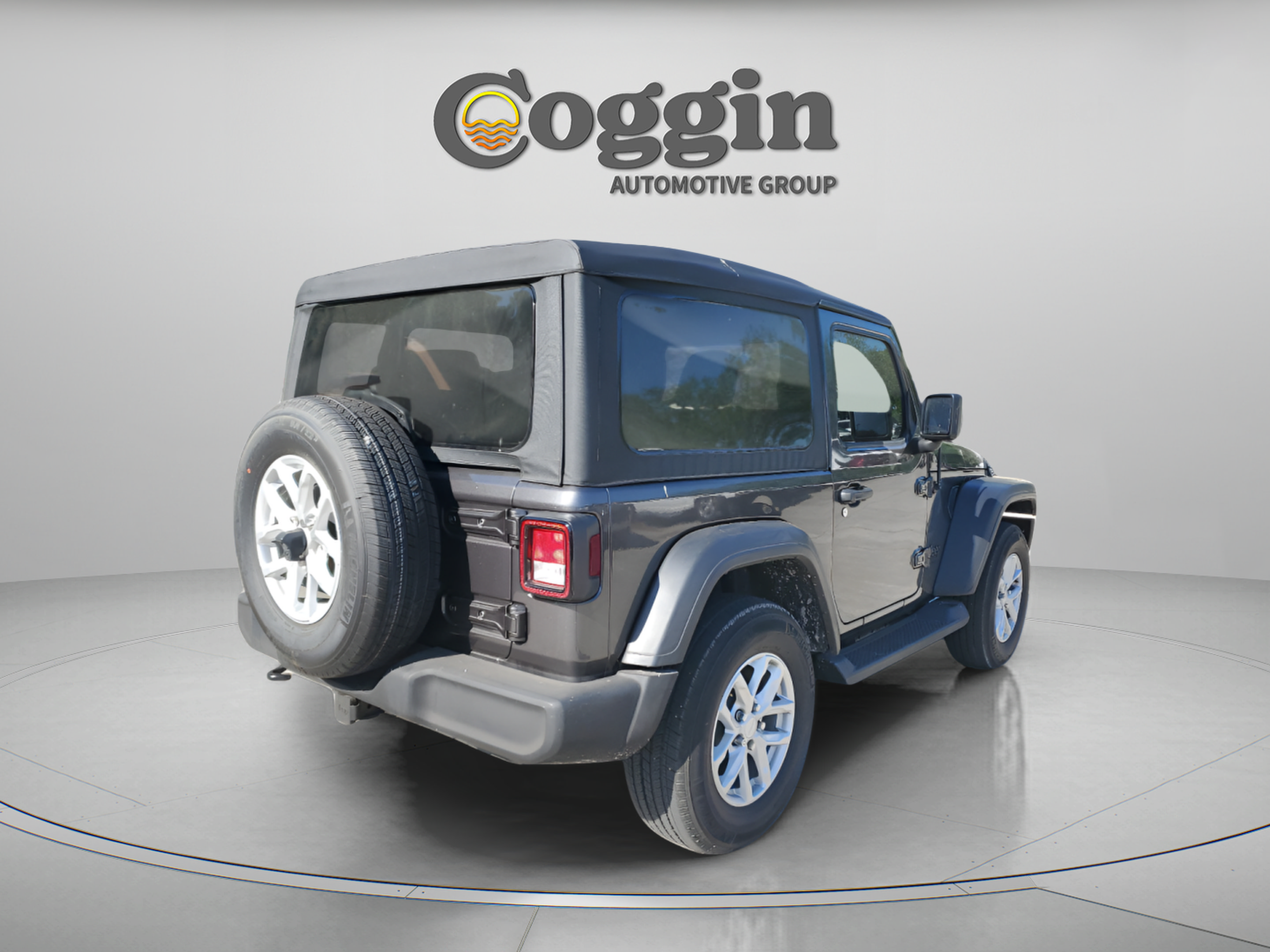 Used 2023 Jeep Wrangler Sport AWD/4WD image 3