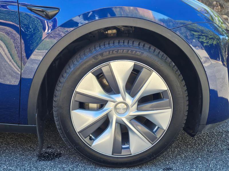 Used 2023 Tesla Model Y Long Range AWD/4WD image 17