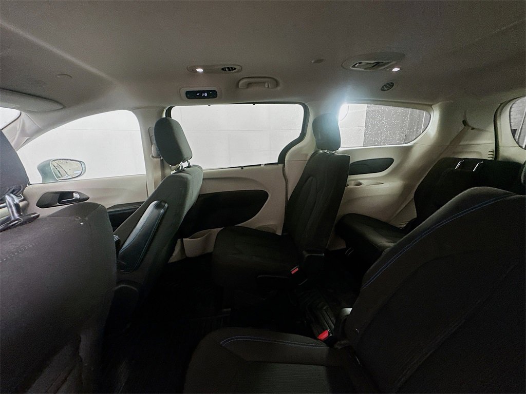 Used 2021 Chrysler Pacifica Touring w/ Cold Weather Group image 24