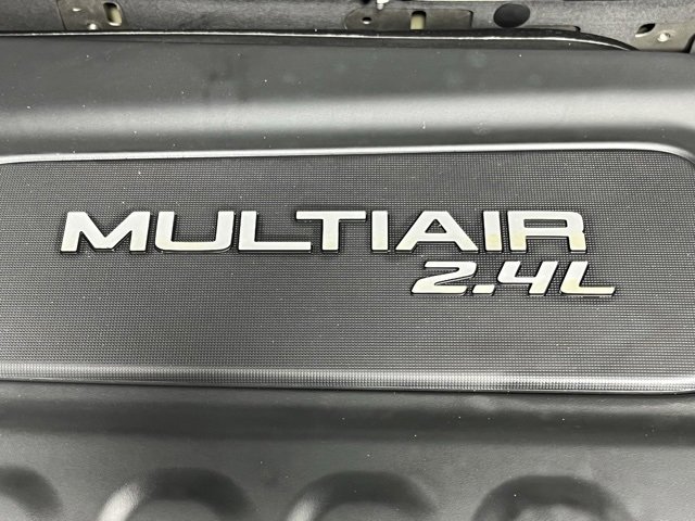 Used 2016 Jeep Cherokee Limited w/ Luxury Group image 9