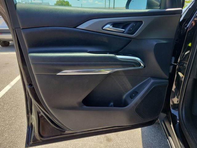 Used 2025 Chevrolet Traverse LT FWD image 19