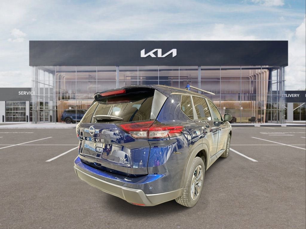 Used 2024 Nissan Rogue SV image 8