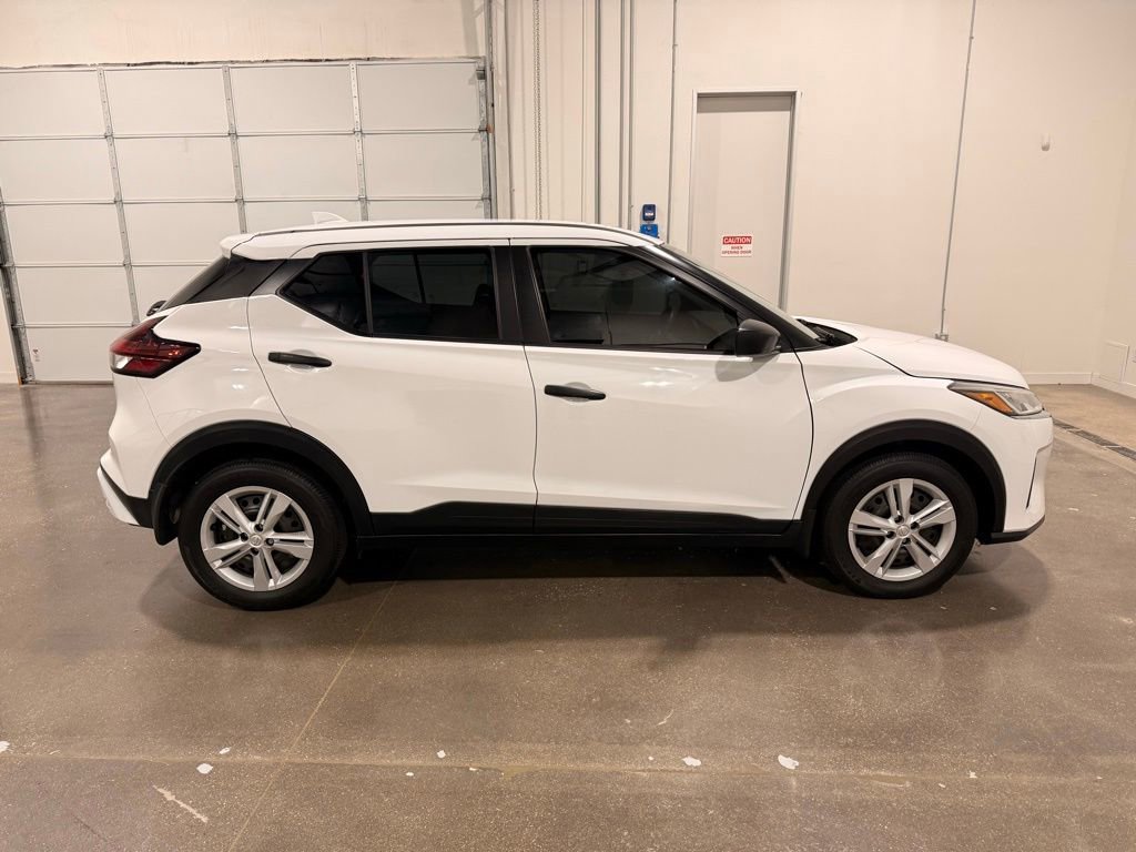 Used 2023 Nissan Kicks S image 4