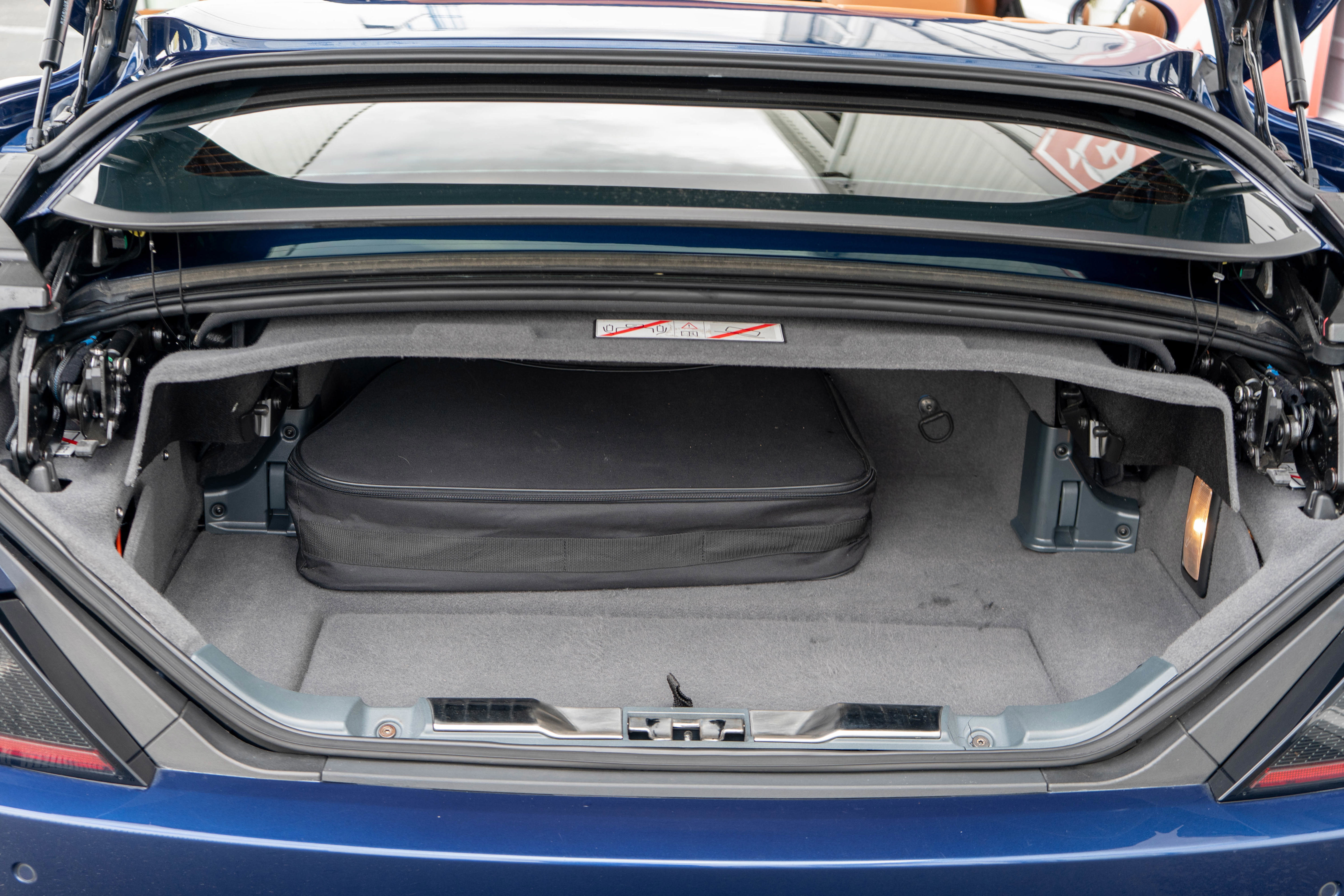 Used 2012 Ferrari California RWD image 22