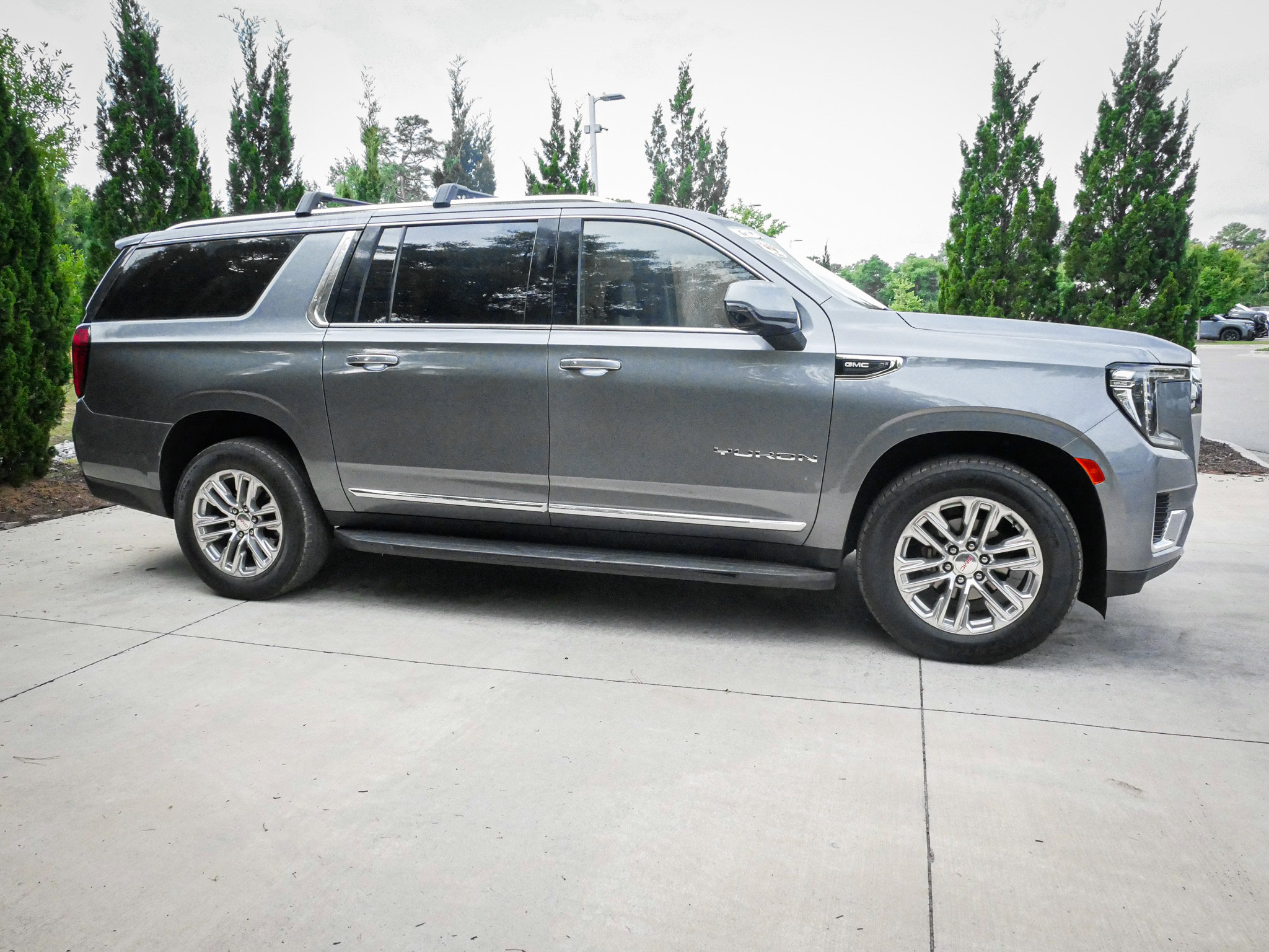 Used 2021 GMC Yukon XL SLT w/ SLT Luxury Plus Package AWD/4WD image 11