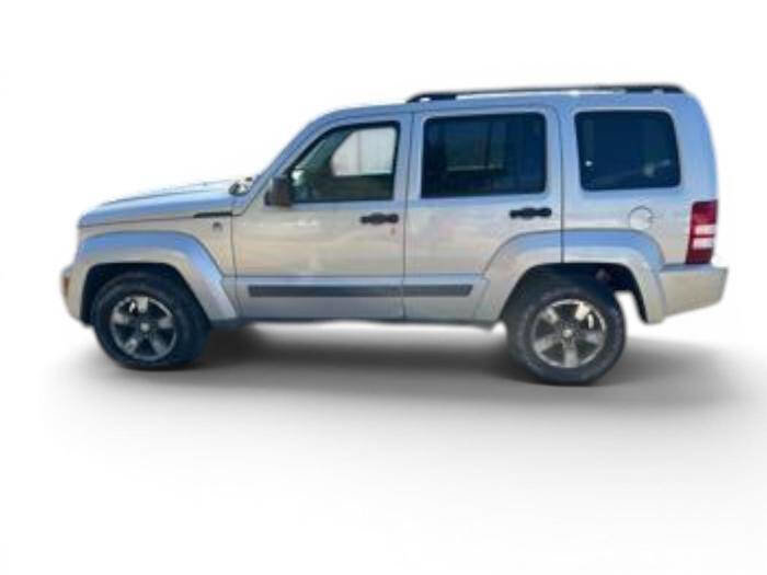 Used 2008 Jeep Liberty Sport w/ Popular Equipment Group AWD/4WD image 2