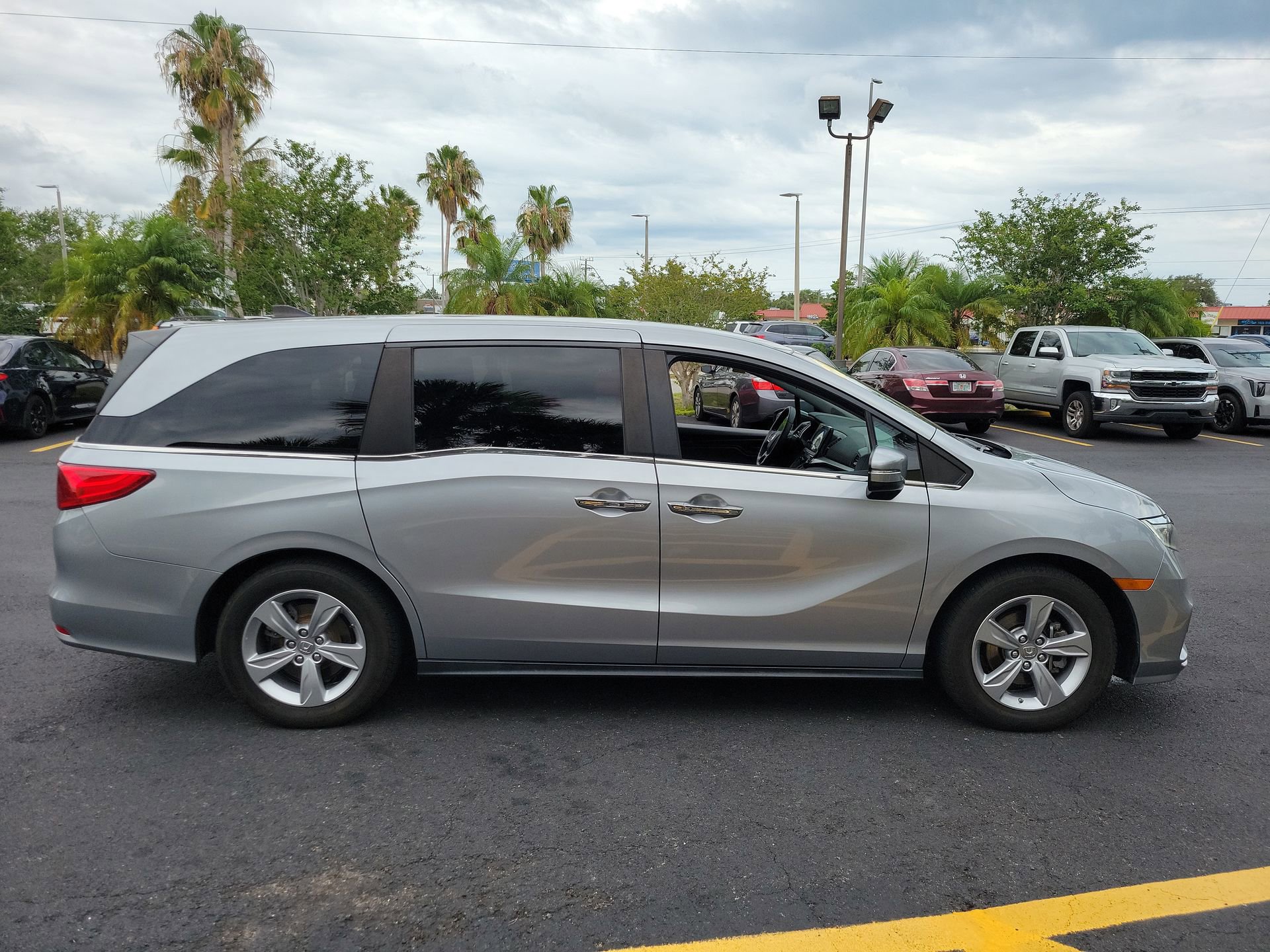 Used 2019 Honda Odyssey EX image 4