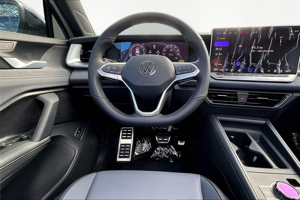 New 2026 Volkswagen Tiguan SE R-Line image 8