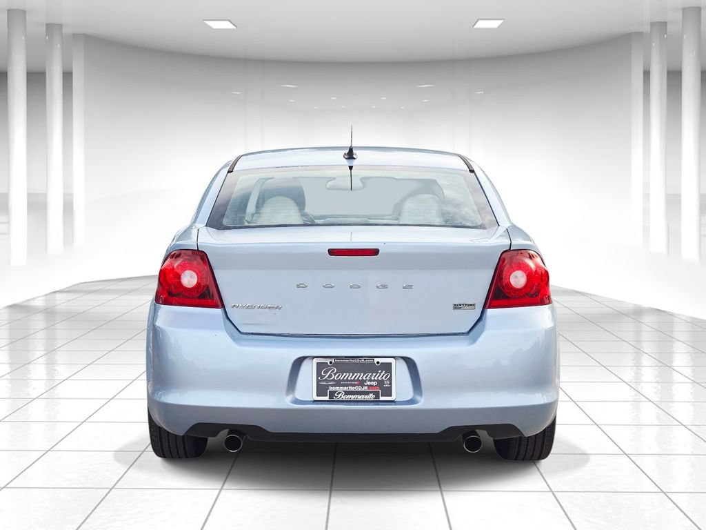 Used 2013 Dodge Avenger SXT FWD image 4