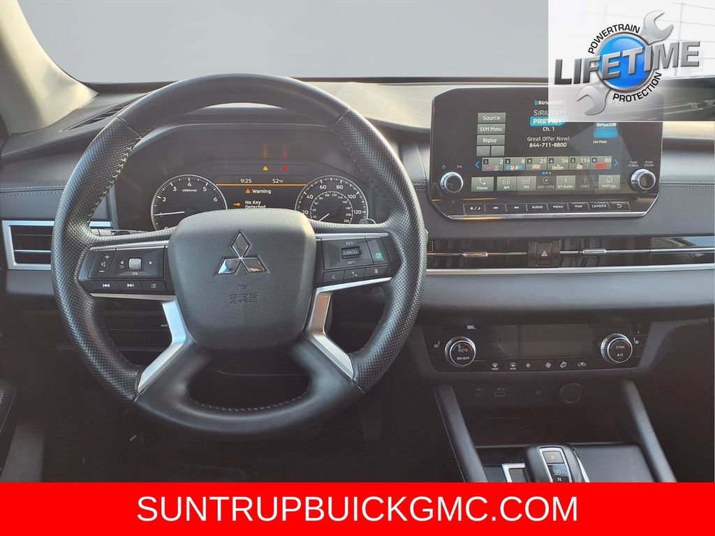 Used 2024 Mitsubishi Outlander SE image 4