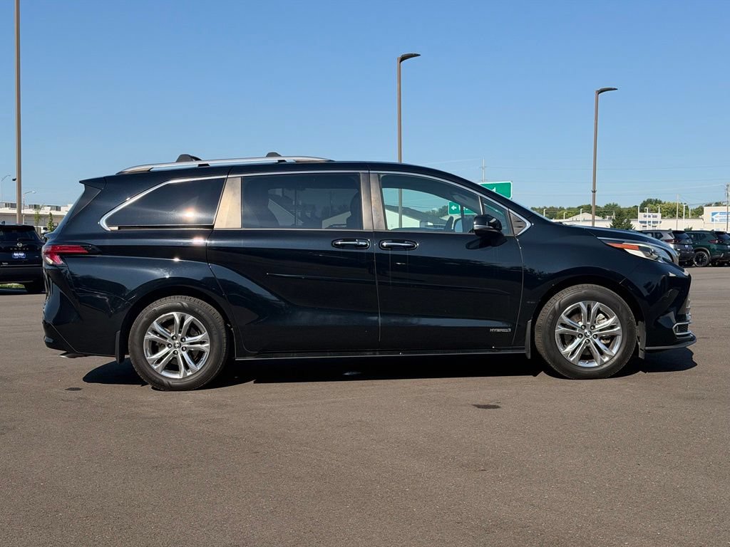 Used 2021 Toyota Sienna Platinum AWD/4WD image 6