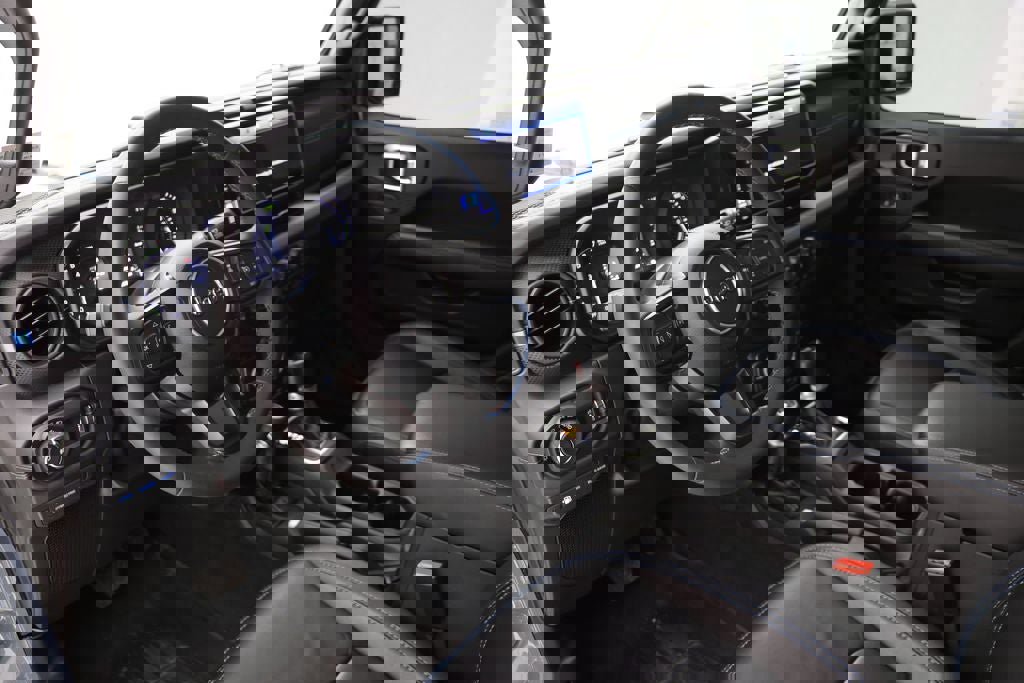 Used 2024 Jeep Wrangler Unlimited Rubicon 4xe image 14