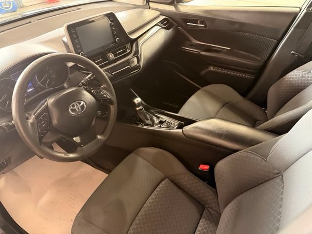 Used 2020 Toyota C-HR LE FWD image 7