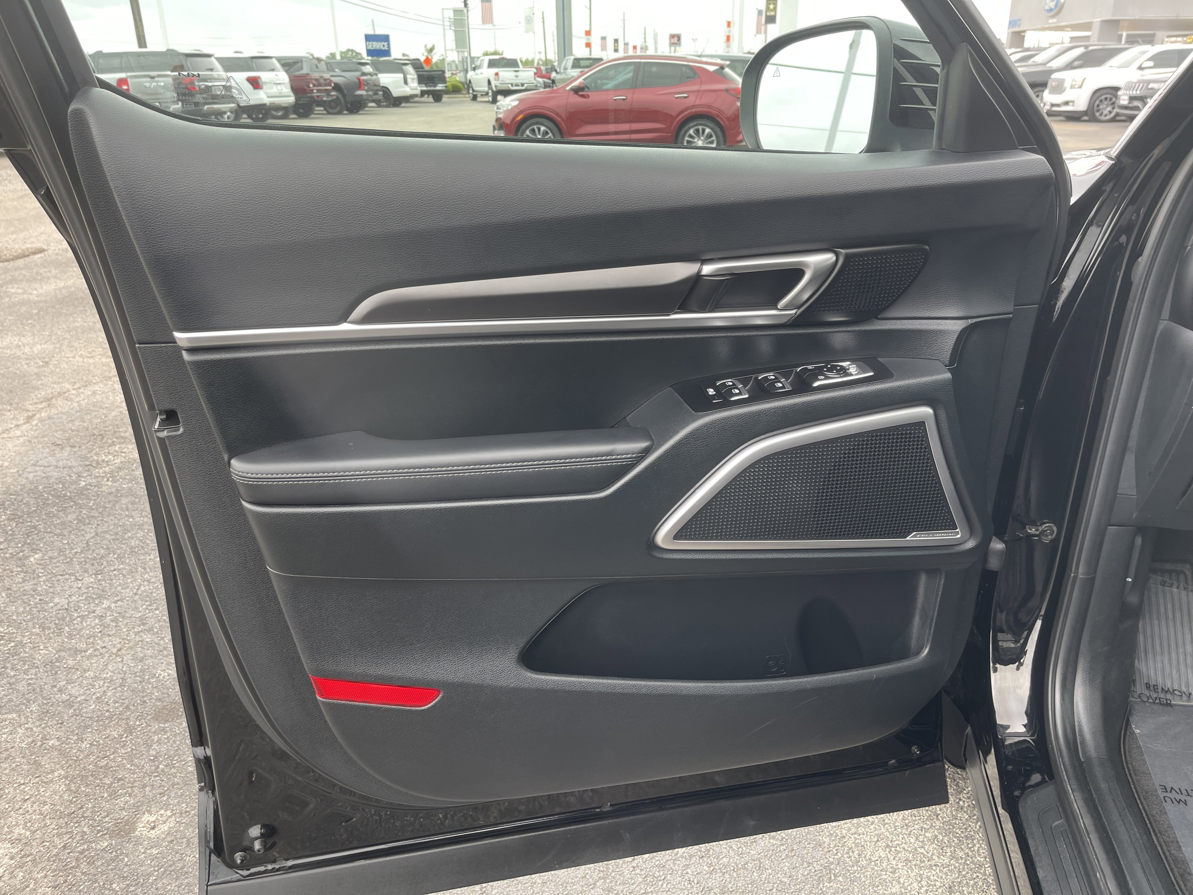 Used 2025 Kia Telluride S image 12