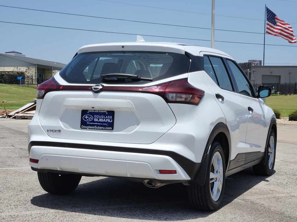 Used 2022 Nissan Kicks S FWD image 3