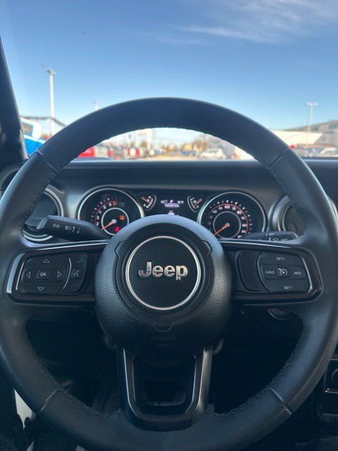 Used 2023 Jeep Gladiator Sport AWD/4WD image 24