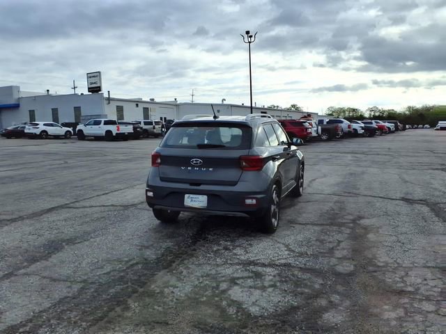 Used 2025 Hyundai Venue SEL FWD image 26