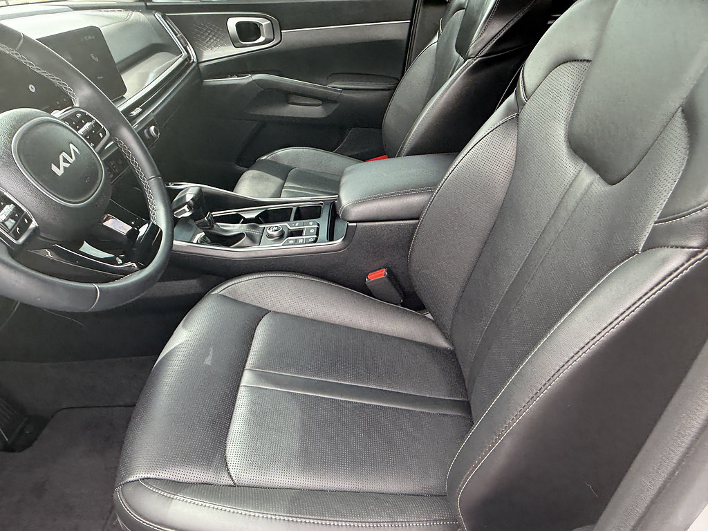Used 2025 Kia Sorento S w/ Panoramic Sunroof Package FWD image 11