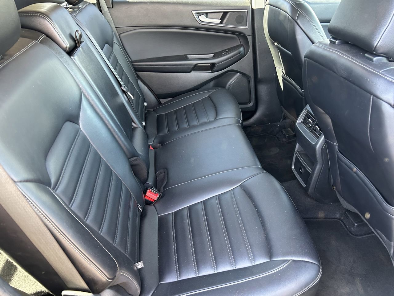 Used 2024 Ford Edge SEL image 9